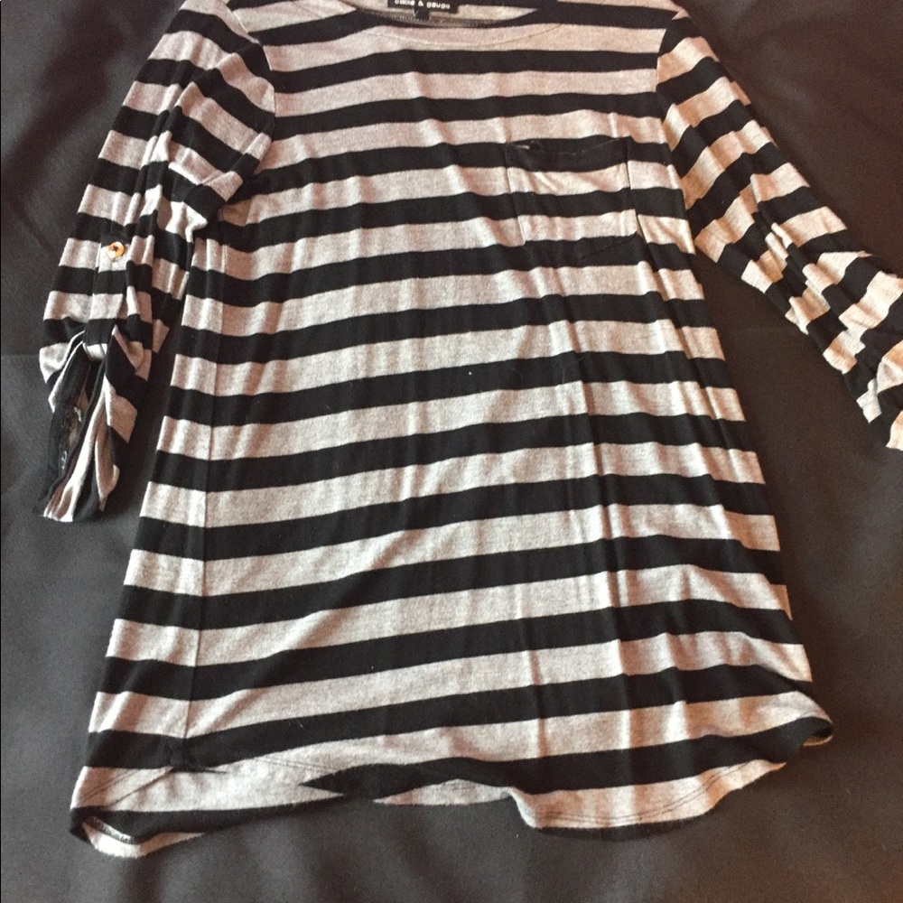 Cute mid length sleeve top